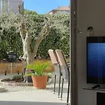Malu * Πούλα