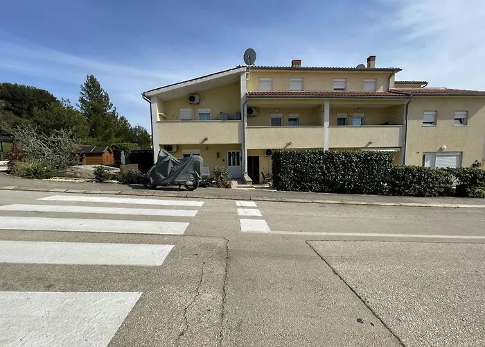 Malu Lejlighed Pula